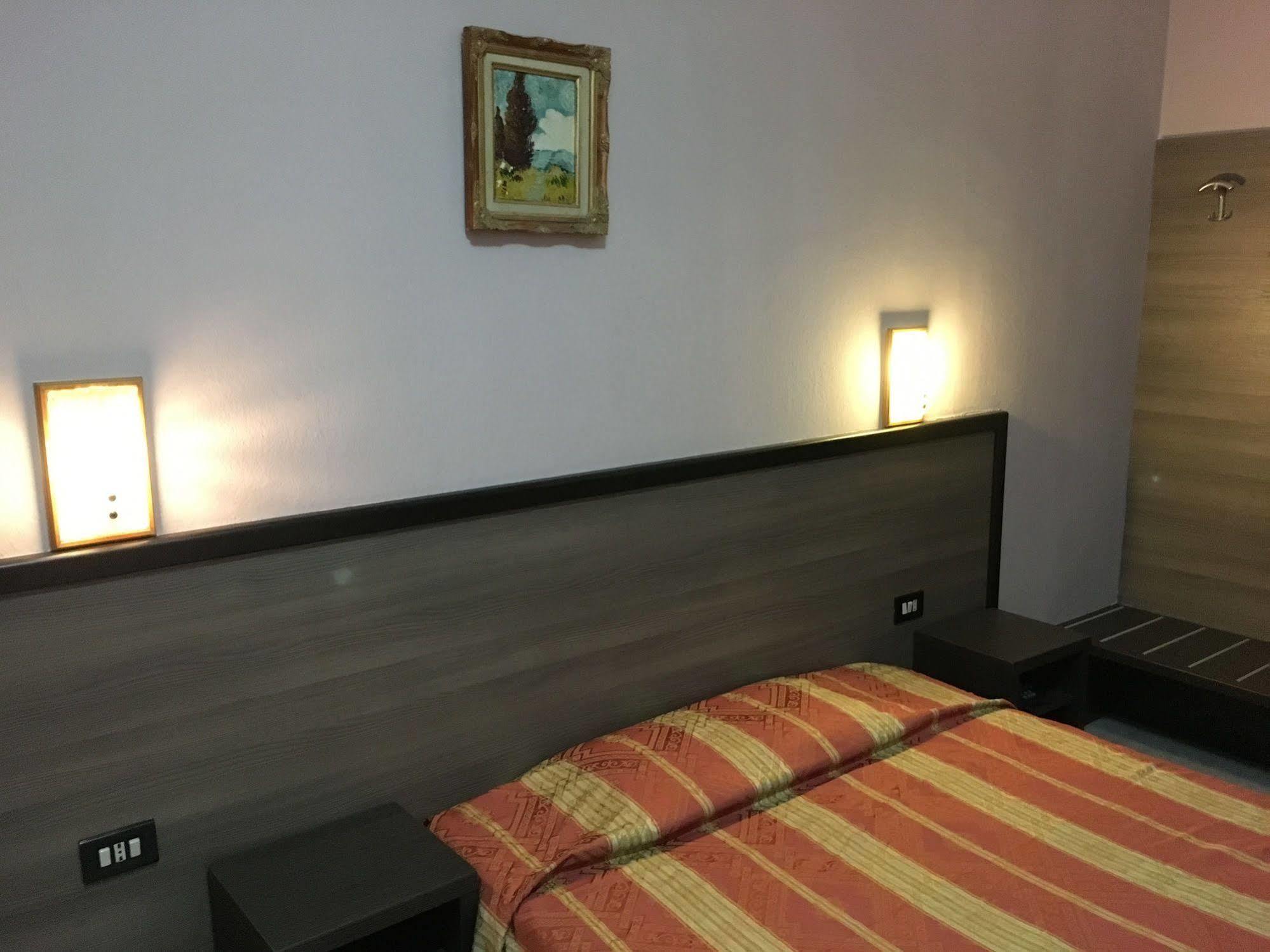 Hotel Salus Mailand Exterior foto